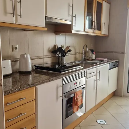 Elegant And Spacious Appartement *